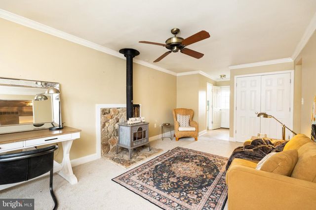 77 WHITE CLAY CRES, Newark, DE 19711