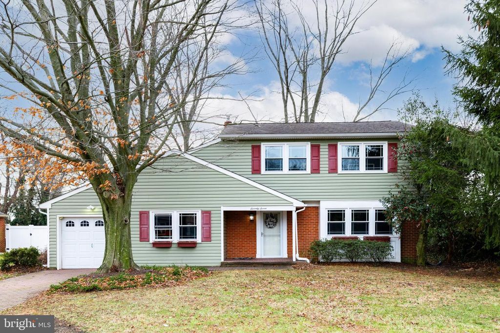 77 WHITE CLAY CRES, Newark, DE 19711