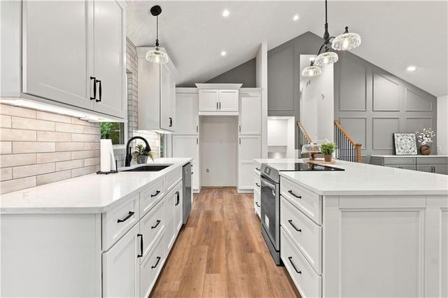 3222 Pryor Road, Lee's Summit, MO 64082