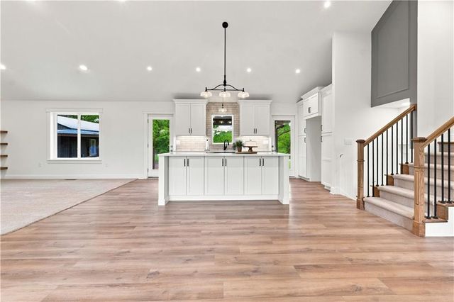 3222 Pryor Road, Lee's Summit, MO 64082