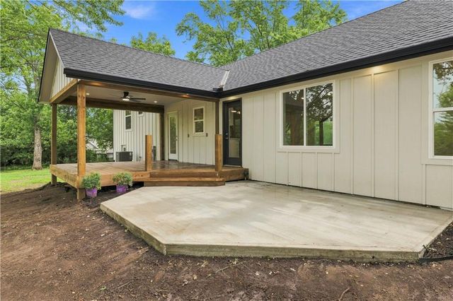 3222 Pryor Road, Lee's Summit, MO 64082