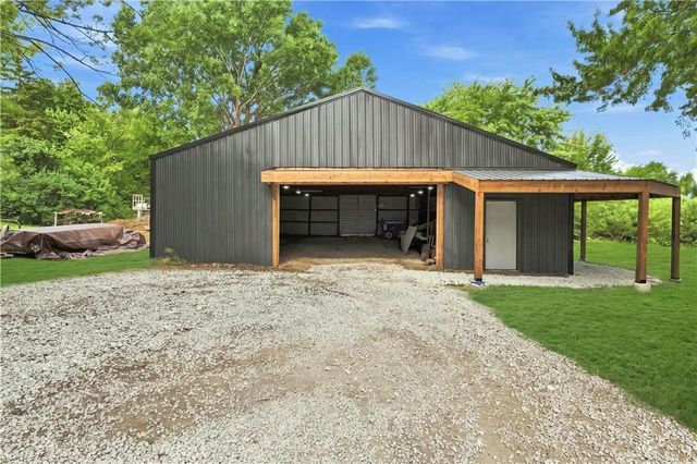 3222 Pryor Road, Lee's Summit, MO 64082