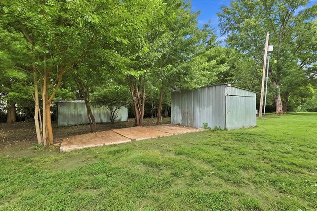 3222 Pryor Road, Lee's Summit, MO 64082