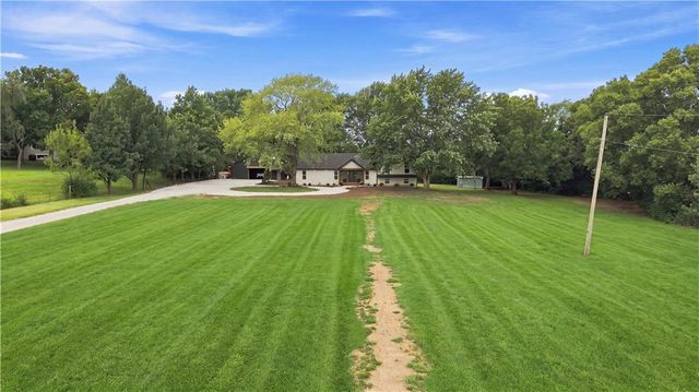 3222 Pryor Road, Lee's Summit, MO 64082
