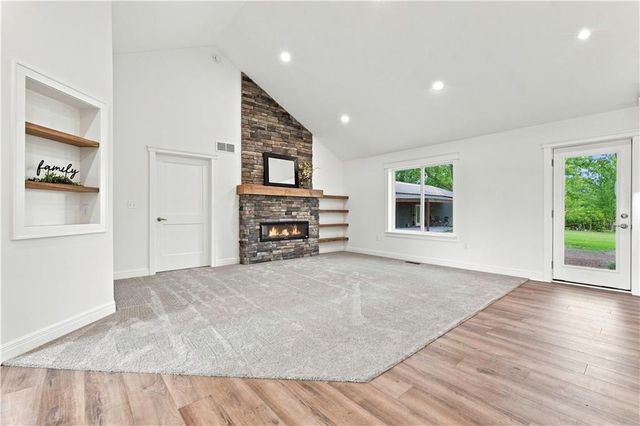 3222 Pryor Road, Lee's Summit, MO 64082