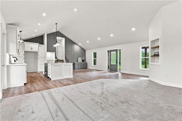 3222 Pryor Road, Lee's Summit, MO 64082