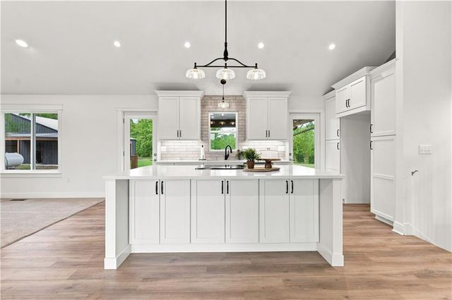 3222 Pryor Road, Lee's Summit, MO 64082