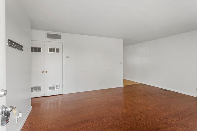 1504 N Mattis Avenue, Champaign, IL 61821