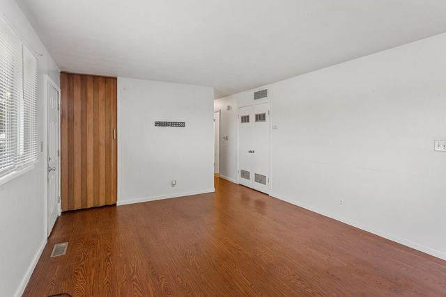 1504 N Mattis Avenue, Champaign, IL 61821