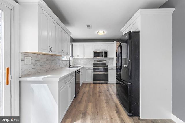 57 VILLAGE DR, Barnegat, NJ 08005