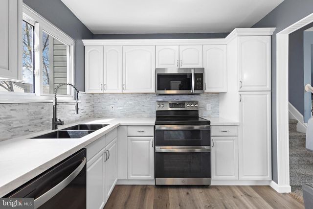 57 VILLAGE DR, Barnegat, NJ 08005