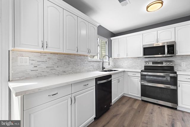 57 VILLAGE DR, Barnegat, NJ 08005