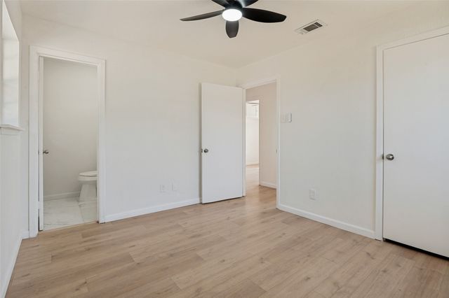 303 Merribrook Trail, Duncanville, TX 75116