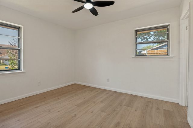 303 Merribrook Trail, Duncanville, TX 75116
