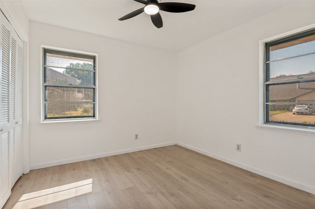 303 Merribrook Trail, Duncanville, TX 75116