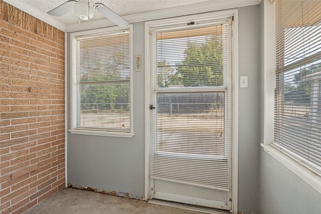303 Merribrook Trail, Duncanville, TX 75116