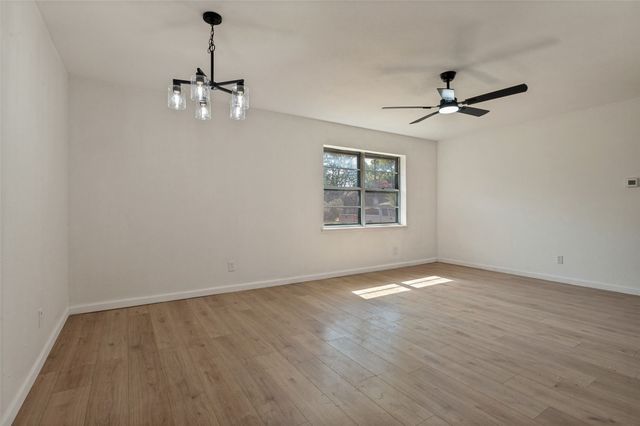 303 Merribrook Trail, Duncanville, TX 75116