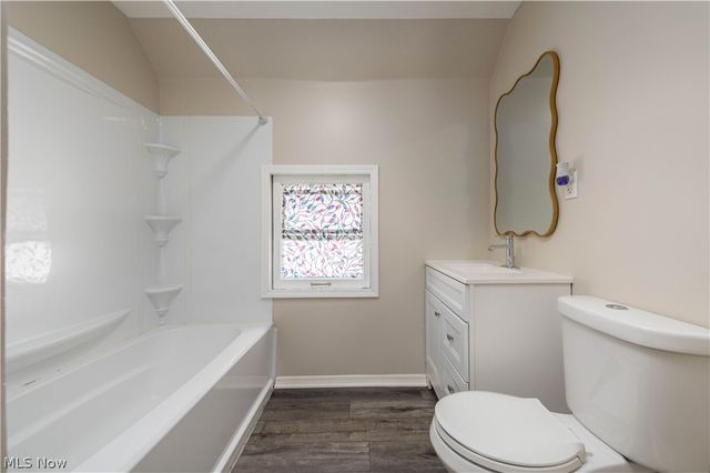 828 W 11th Street, Lorain, OH 44052