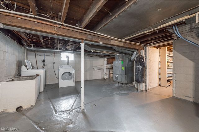 828 W 11th Street, Lorain, OH 44052