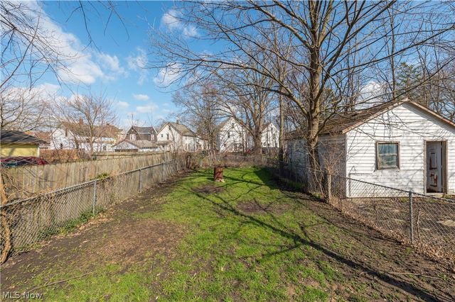 828 W 11th Street, Lorain, OH 44052