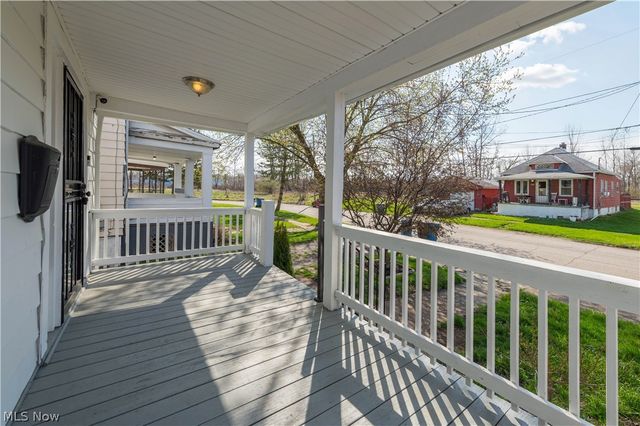 828 W 11th Street, Lorain, OH 44052
