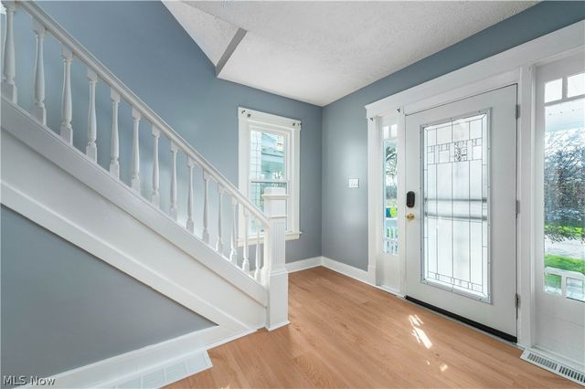828 W 11th Street, Lorain, OH 44052