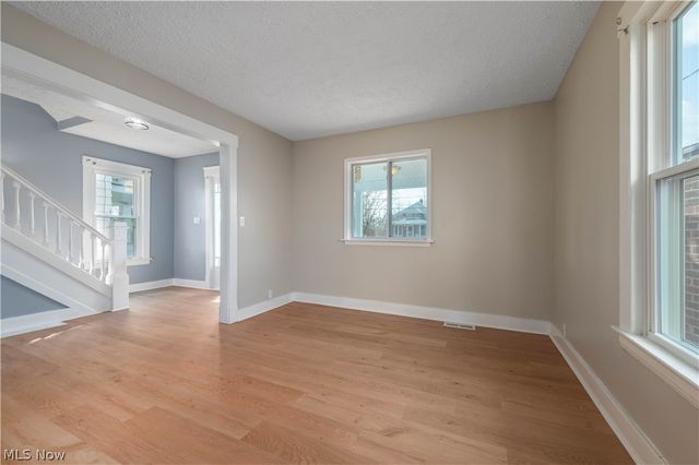 828 W 11th Street, Lorain, OH 44052