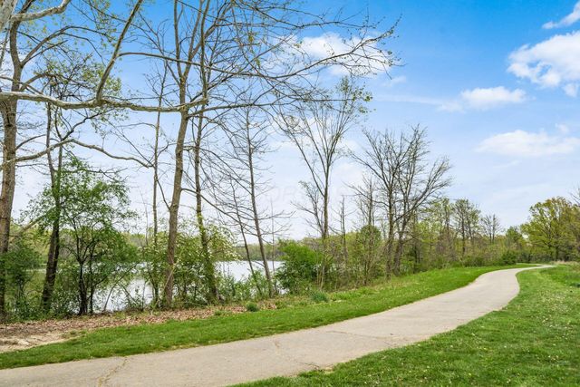 6162 Oakfield Drive E, Columbus, OH 43229