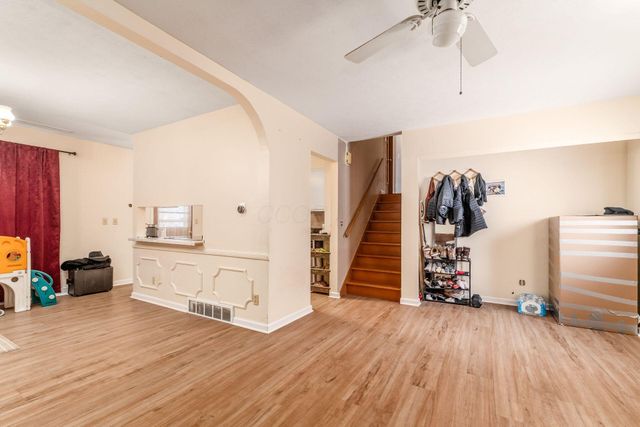 6162 Oakfield Drive E, Columbus, OH 43229