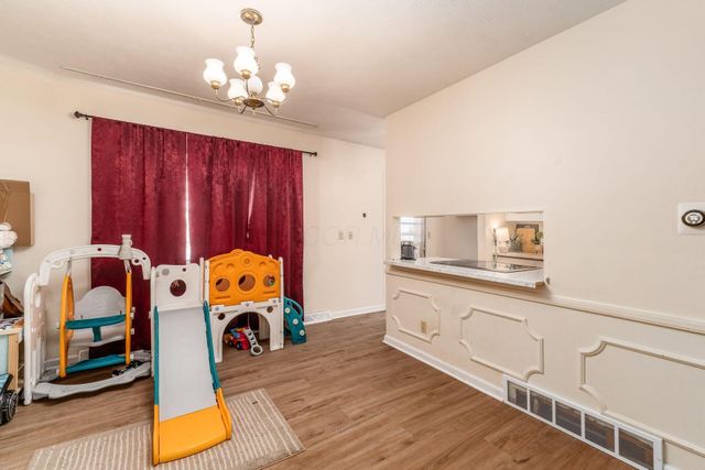 6162 Oakfield Drive E, Columbus, OH 43229