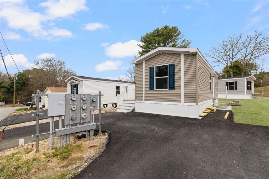 27 Foxtrot Drive, Charlestown, RI 02813
