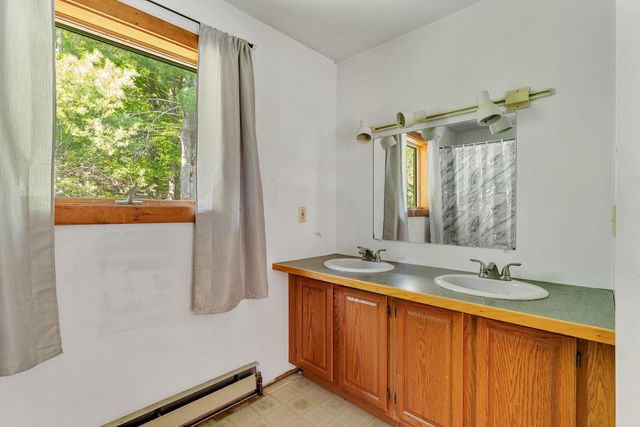920 Quarterline Road, Clarendon, VT 05759