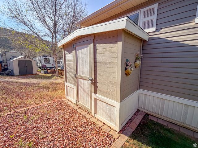 61 COTTONWOOD LN, Hurricane, UT 84737