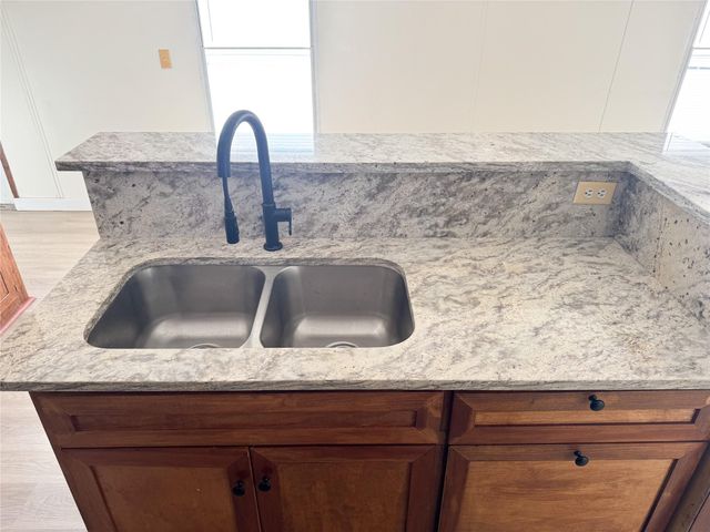 39 County Road 3478, Cleveland, TX 77327