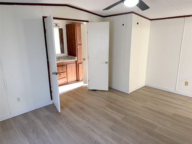 39 County Road 3478, Cleveland, TX 77327