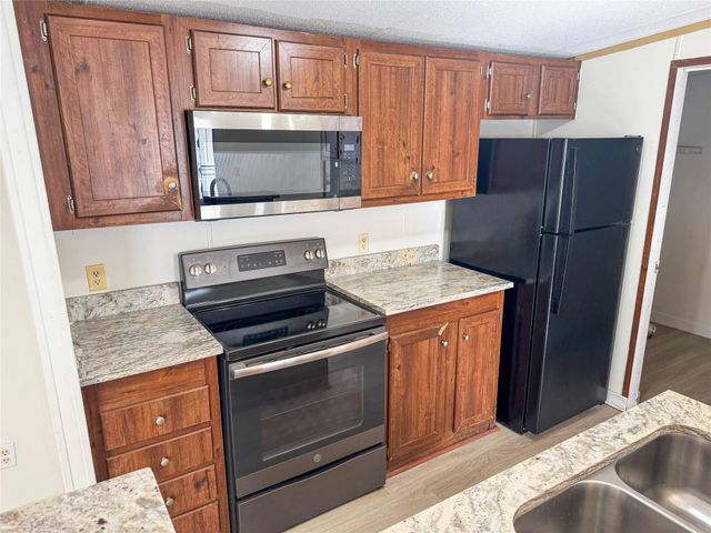 39 County Road 3478, Cleveland, TX 77327