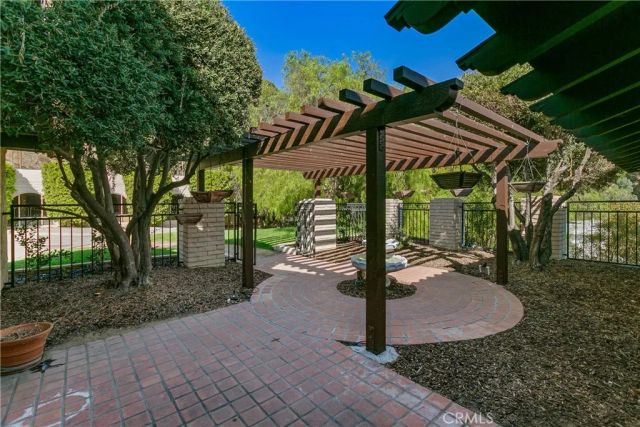 652 Robin Glen, Glendale, CA 91202