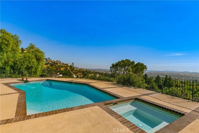 652 Robin Glen, Glendale, CA 91202