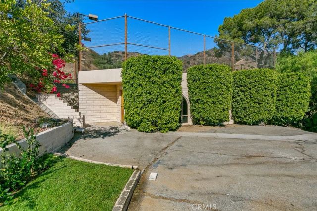 652 Robin Glen, Glendale, CA 91202