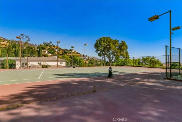 652 Robin Glen, Glendale, CA 91202