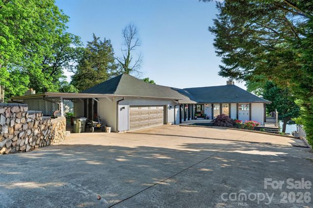 8611 Island Point Road, Charlotte, NC 28278
