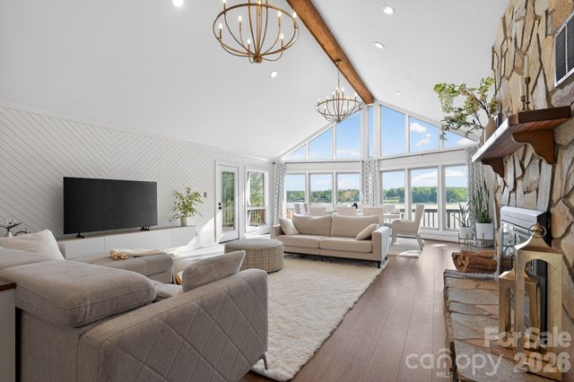 8611 Island Point Road, Charlotte, NC 28278