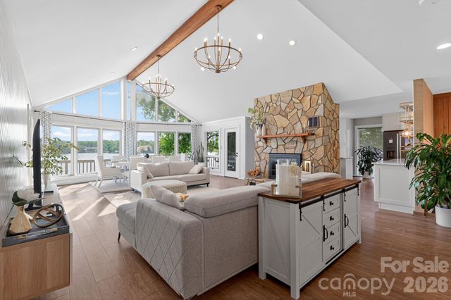 8611 Island Point Road, Charlotte, NC 28278