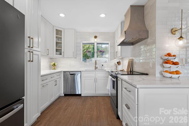 8611 Island Point Road, Charlotte, NC 28278