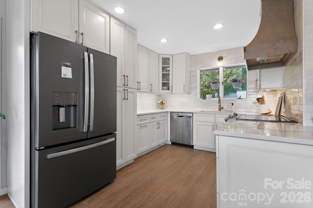 8611 Island Point Road, Charlotte, NC 28278