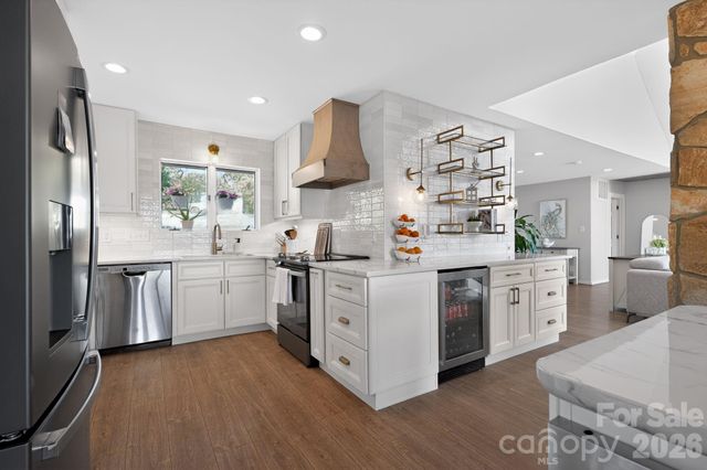8611 Island Point Road, Charlotte, NC 28278