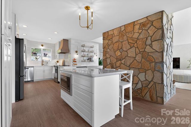 8611 Island Point Road, Charlotte, NC 28278