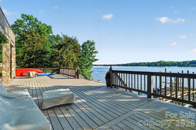 8611 Island Point Road, Charlotte, NC 28278