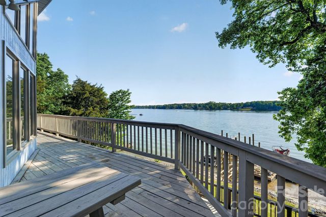 8611 Island Point Road, Charlotte, NC 28278