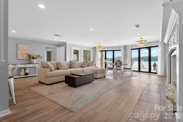 8611 Island Point Road, Charlotte, NC 28278